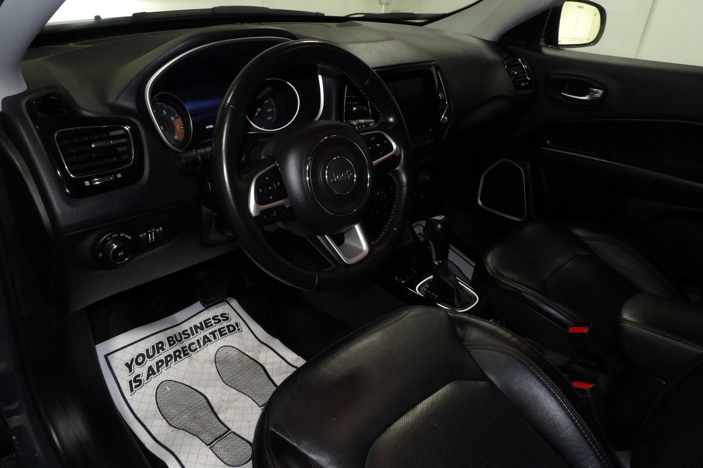 Used 2018 Jeep Compass Limited w/ Navigation Group FWD image 9