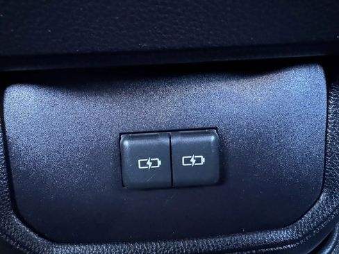 Used 2024 Toyota Highlander XLE image 34