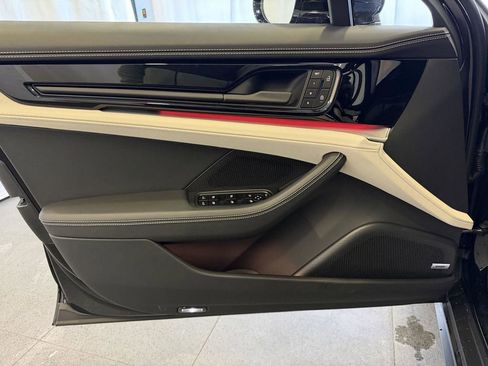 Certified 2025 Porsche Panamera 4 image 15