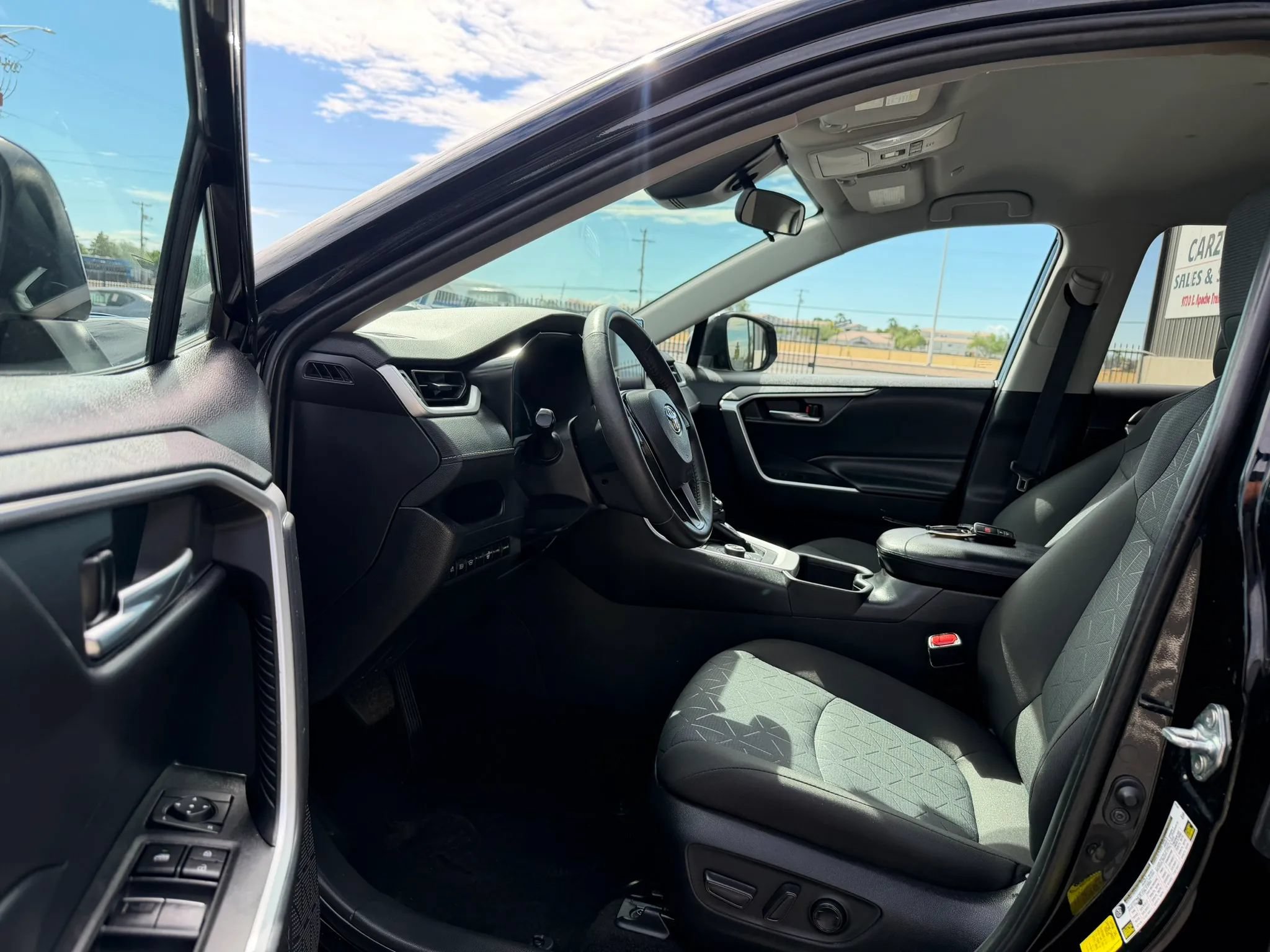 Used 2024 Toyota RAV4 XLE w/ Weather Package AWD/4WD image 18