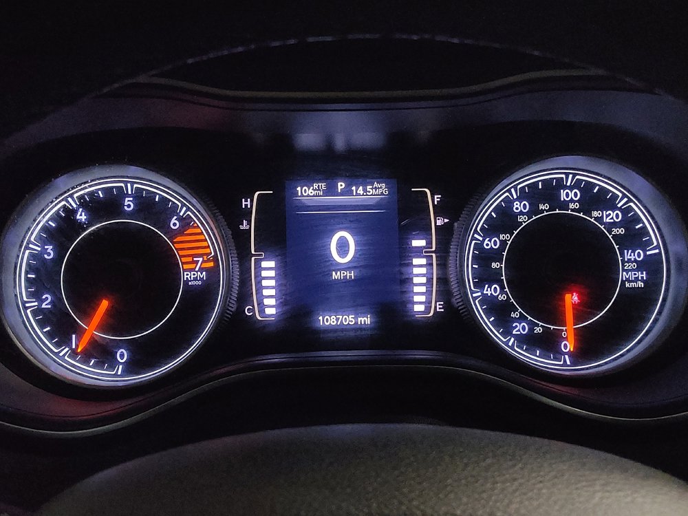 Used 2019 Jeep Cherokee Latitude Plus FWD image 23