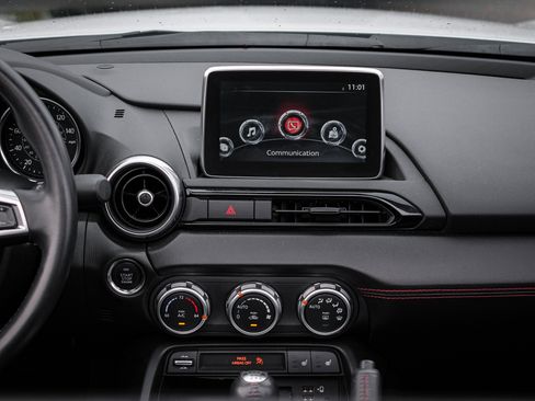 Used 2017 MAZDA MX-5 Miata RF Grand Touring image 29