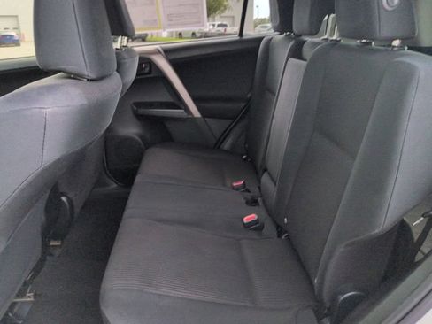 Used 2017 Toyota RAV4 LE FWD image 14