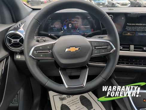 New 2026 Chevrolet Equinox LT w/ Convenience Package II FWD image 9