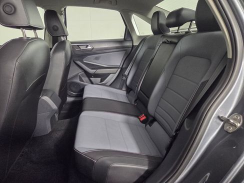 Used 2025 Volkswagen Jetta SE w/ Sunroof Package FWD image 23