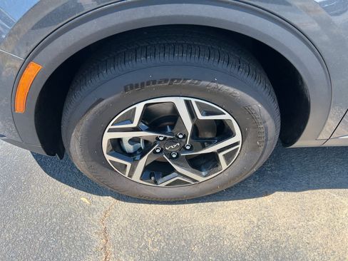 Certified 2025 Kia Sportage LX AWD/4WD image 10