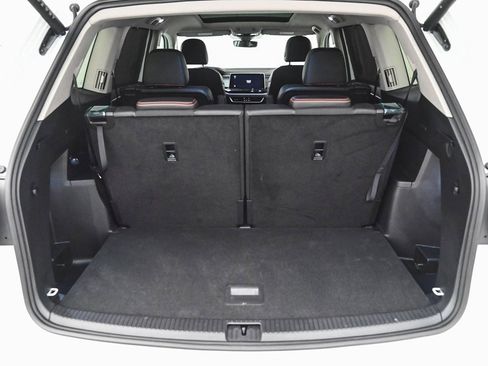 Used 2025 Volkswagen Atlas Peak Edition SE image 43