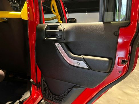 Used 2014 Jeep Wrangler Unlimited Rubicon w/ Max Tow Package image 32