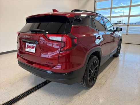 Used 2023 GMC Terrain SLE w/ Driver Convenience Package image 9