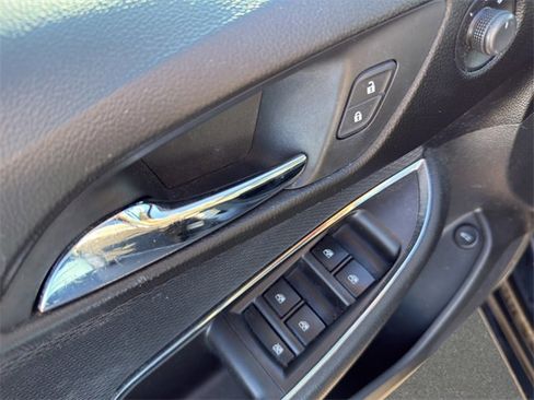 Used 2018 Chevrolet Cruze LS image 12