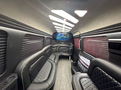 Used 2021 Mercedes-Benz Sprinter 3500 image 31