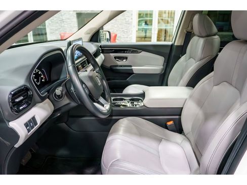 Used 2023 Honda Pilot Touring image 12