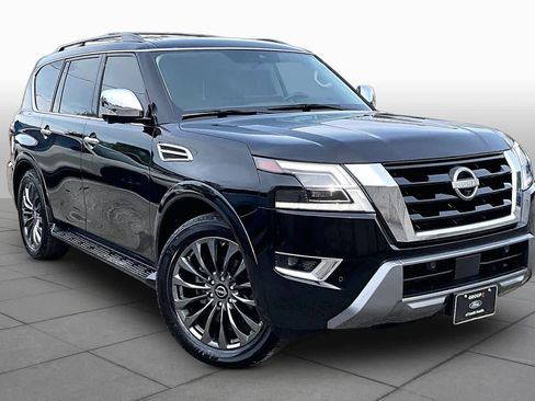 Used 2023 Nissan Armada Platinum w/ Captain's Chairs Package RWD image 3