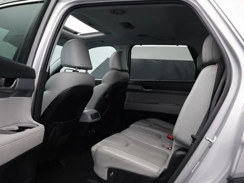 Used 2022 Hyundai Palisade SEL w/ 8P Bench Seat Package FWD image 15
