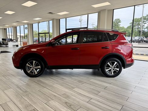 Used 2017 Toyota RAV4 XLE FWD image 4