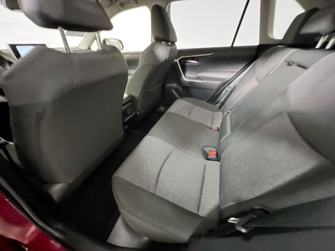 Used 2025 Toyota RAV4 XLE FWD image 29