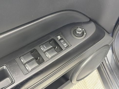 Used 2014 Jeep Patriot Sport w/ Power Value Group image 22