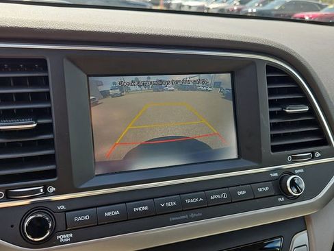 Used 2017 Hyundai Elantra SE FWD image 23