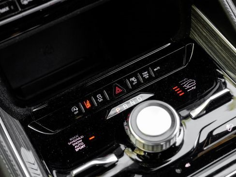 Used 2022 Jeep Wagoneer Series III w/ Premium Group I image 38