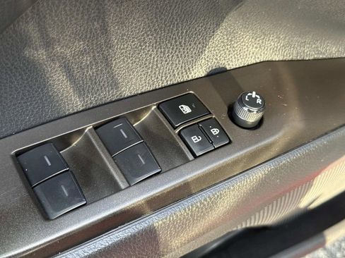 Used 2024 Toyota Camry SE image 19