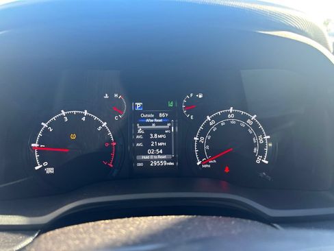 Used 2022 Toyota 4Runner SR5 Premium AWD/4WD image 14
