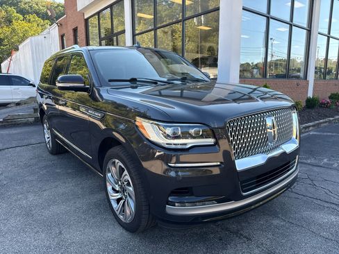 Used 2023 Lincoln Navigator Reserve image 7