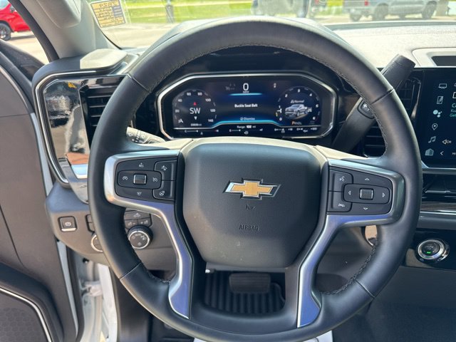 Used 2024 Chevrolet Silverado 1500 LT AWD/4WD image 17