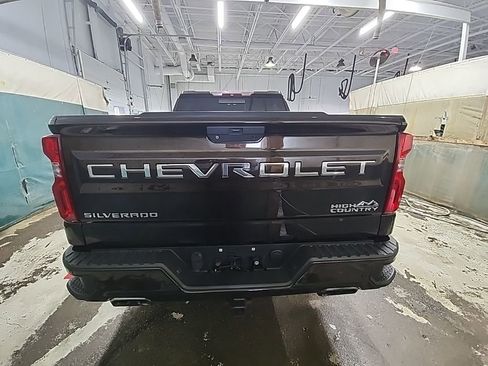 Used 2019 Chevrolet Silverado 1500 High Country w/ Technology Package AWD/4WD image 7