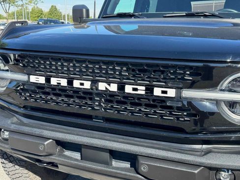 Used 2022 Ford Bronco Wildtrak image 13