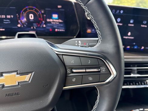 Used 2025 Chevrolet Traverse High Country w/ LPO, Floor Liner Package FWD image 35