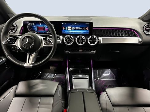 Used 2025 Mercedes-Benz GLB 250 4MATIC image 13