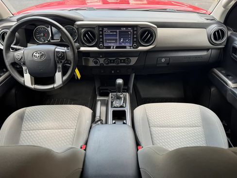 Used 2020 Toyota Tacoma SR5 AWD/4WD image 13