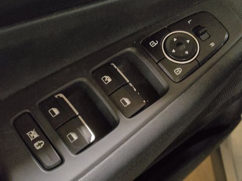 Used 2019 Hyundai Santa Fe SE image 27