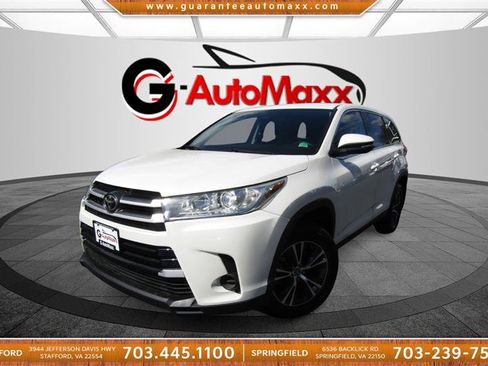 Used 2019 Toyota Highlander LE image 1