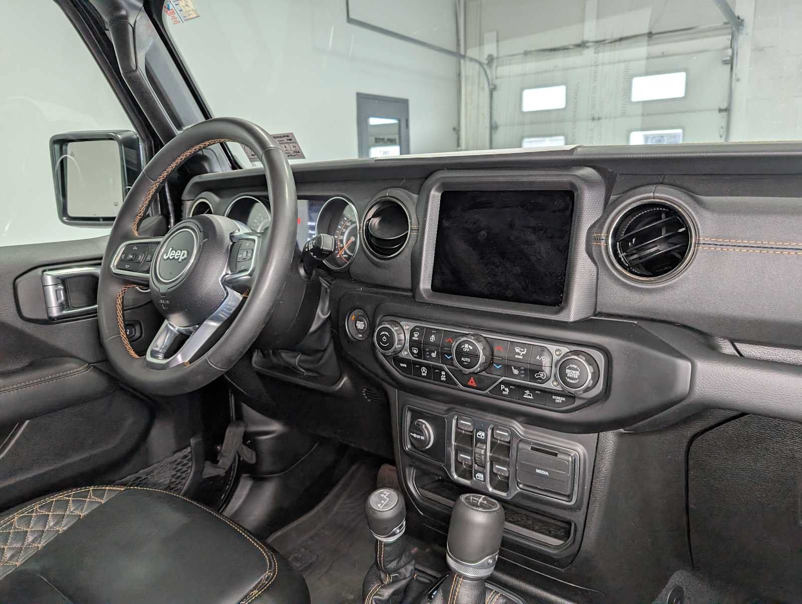 Used 2023 Jeep Gladiator Overland AWD/4WD image 42