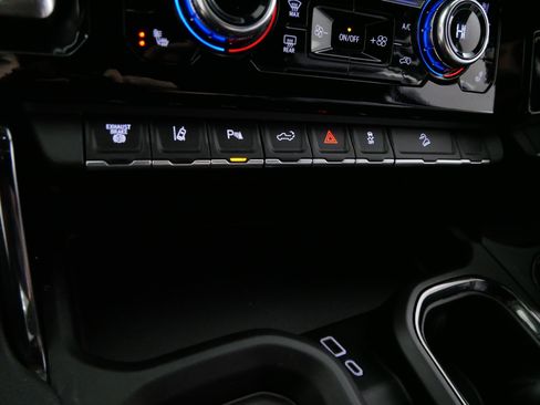 Used 2024 GMC Sierra 3500 AT4 image 29