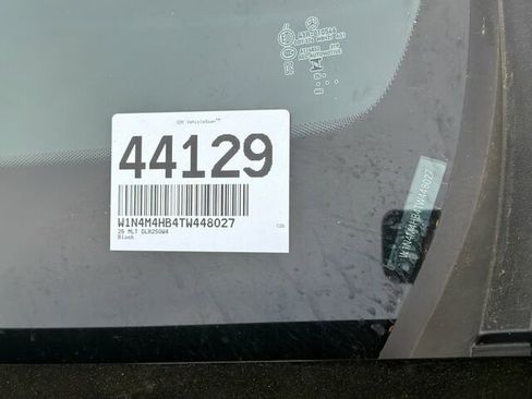 Used 2026 Mercedes-Benz GLB 250 4MATIC image 4