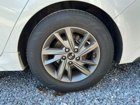 Used 2019 Kia Optima LX FWD image 23