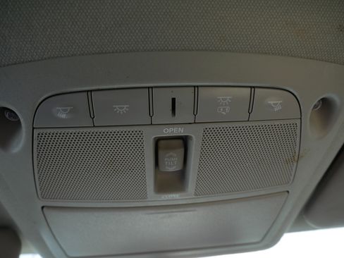 Used 2014 Nissan Rogue SV w/ SV Premium Package image 32