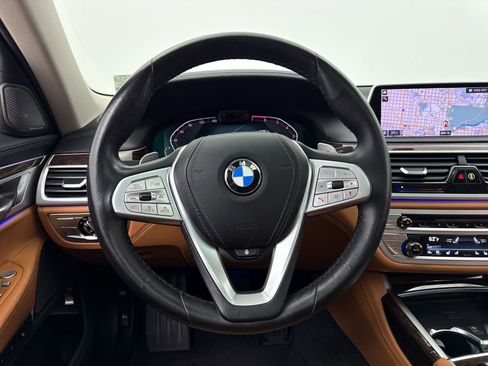 Used 2020 BMW 750i xDrive AWD/4WD image 4