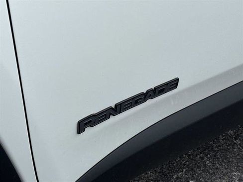 Used 2020 Jeep Renegade Altitude FWD image 9