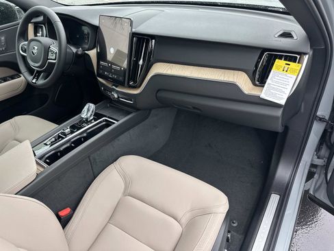 New 2026 Volvo XC60 B5 Core w/ Climate Package image 21