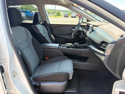 Used 2023 Nissan Rogue SV AWD/4WD image 15