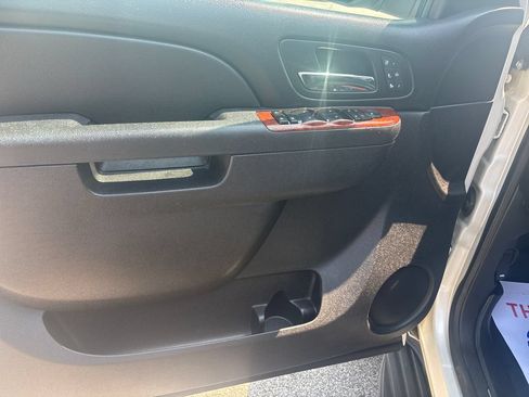 Used 2012 Chevrolet Tahoe LTZ AWD/4WD image 15