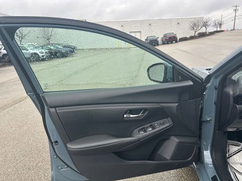 Certified 2025 Nissan Sentra SV w/ Lighting Package image 12