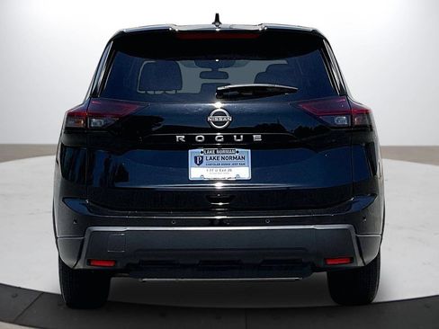 Used 2024 Nissan Rogue S FWD image 8