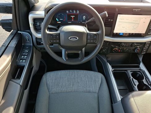 Used 2025 Ford F250 XLT w/ Black Appearance Package image 11