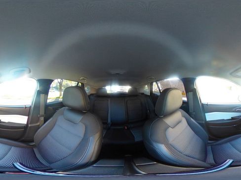 Used 2025 Chevrolet Trax LT image 36