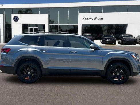Used 2023 Volkswagen Atlas SE w/ Black Wheel Package AWD/4WD image 3