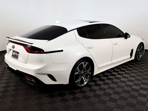 Used 2018 Kia Stinger GT2 image 7